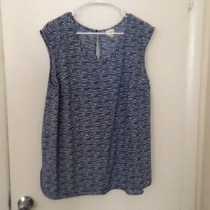 Blue and white cap sleeve patterned blouse